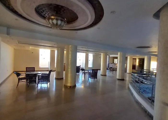 Shams El Bahr فيلة